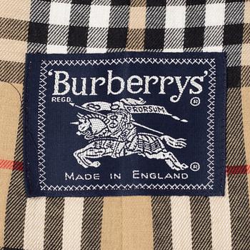 Burberry, trenchcoat, size 50.