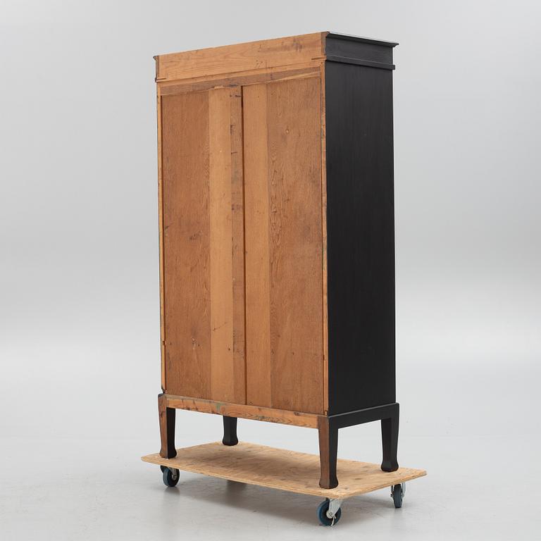 Wardrobe, first half of the 20th century.