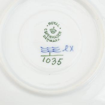 Royal Copenhagen, a porcelaine part coffee service, 'Musselmalet'. (21 pieces).