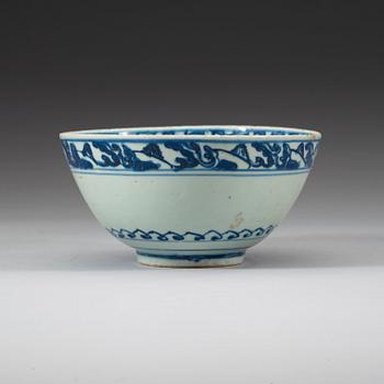 A blue and white bowl. Ming dynasty Wanli (1572-1620).