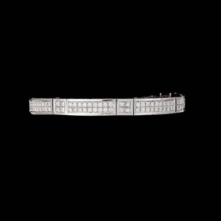 BRACELET, princess and brilliant cut diamonds, tot. app. 4.50 cts.