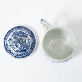 Cremkoppar med lock, sex stycken, kompaniporslin, Kina, Qingdynastin, 1700-talets senare del.