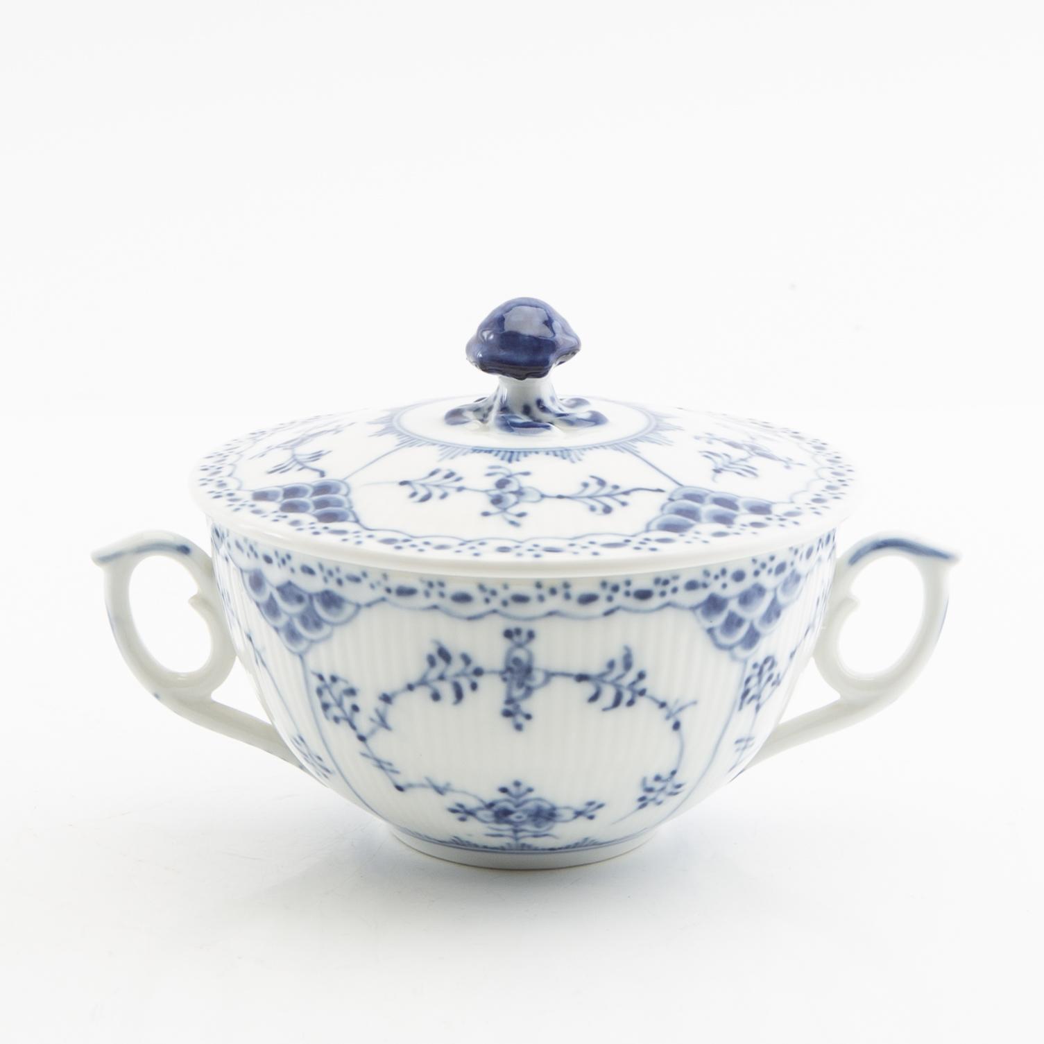 Royal Copenhagen, service pieces, 23 pcs, "Musselmalet", Royal Copenhagen, Denmark.