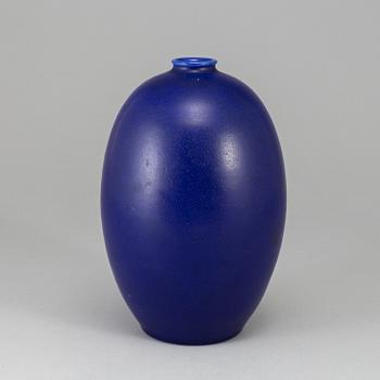 ERICH & INGRID TRILLER, a stoneware vase from Tobo, signed.