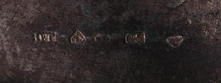 DOSA, silver och snäcka. Johan Petter Tullgren Kristinehamn 1857.