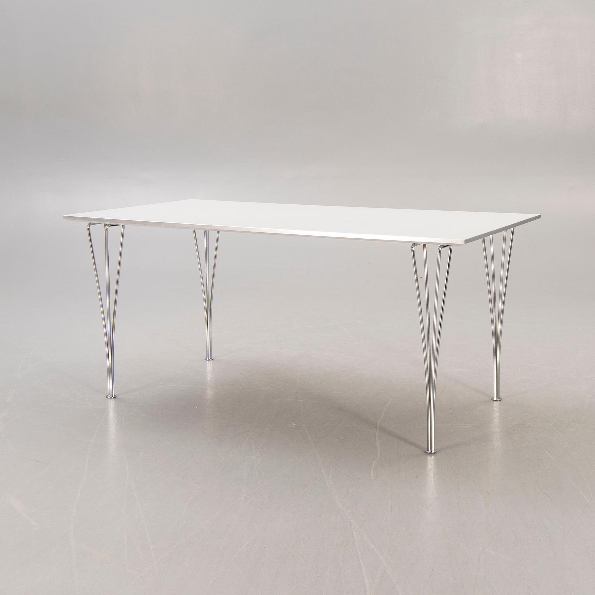 Bruno Mathsson & Piet Hein, bord, "B 638" förFritz Hansen.