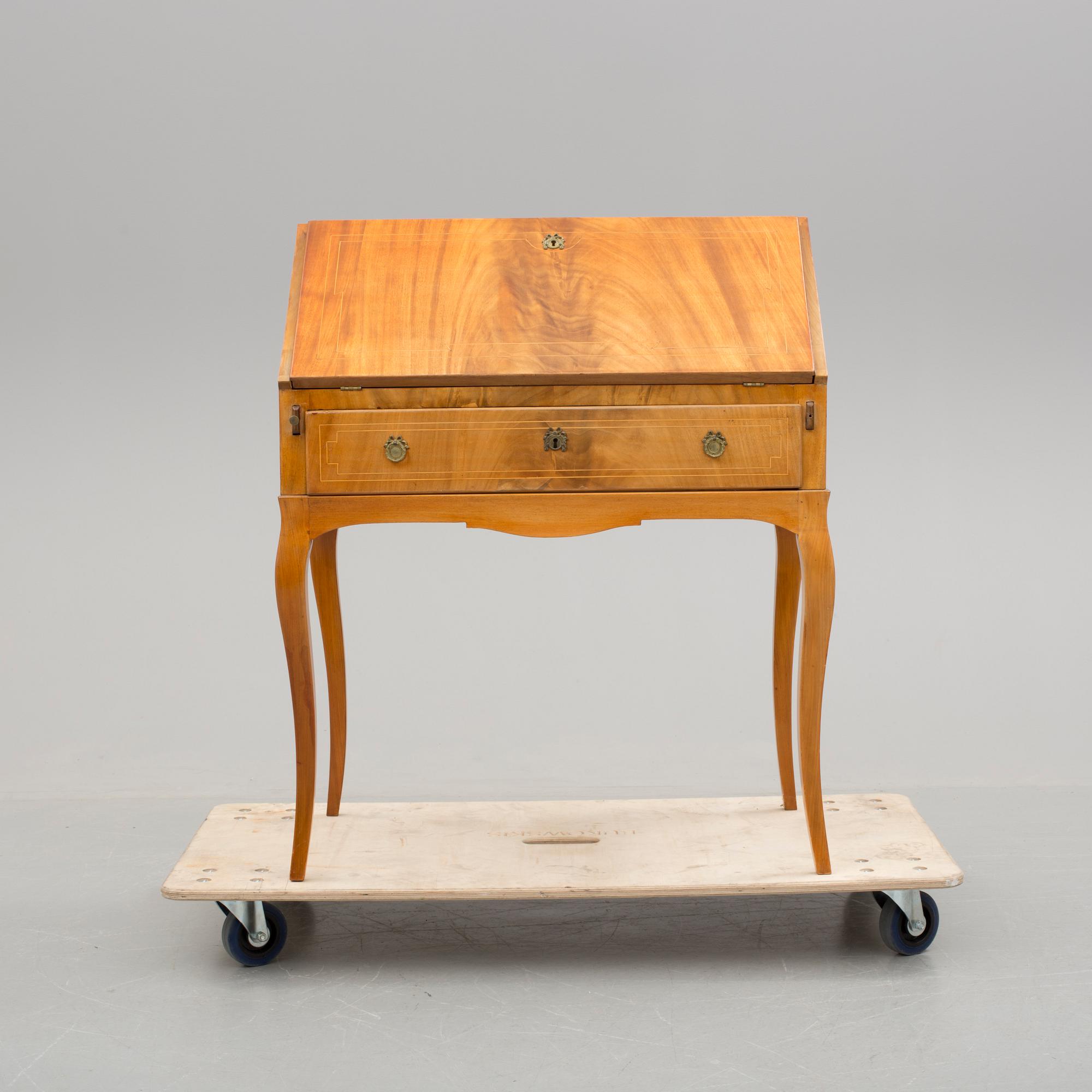 SEKRETÄR, gustaviansk stil, 1900-tal.