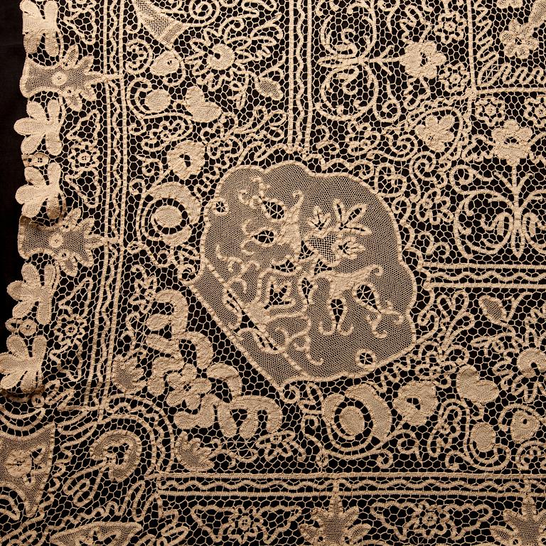 BORDDUK / SÄNGÖVERKAST,  möjligen Cantu-spets, Italien 1920-tal.