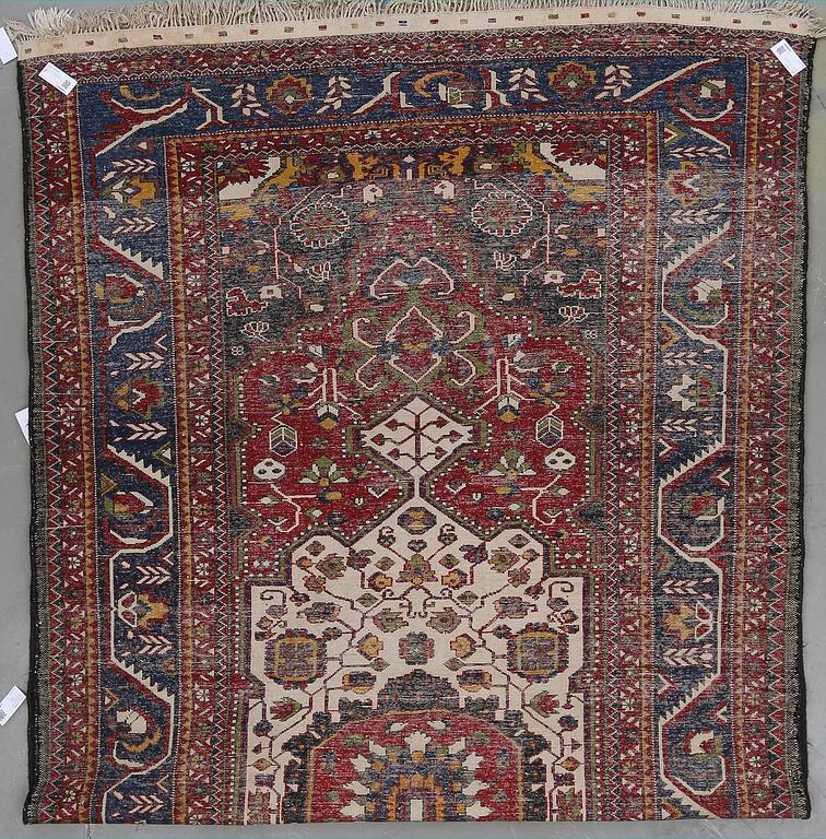 MATTA, antik/semiantik Bakhtiari, ca 410x197 cm.