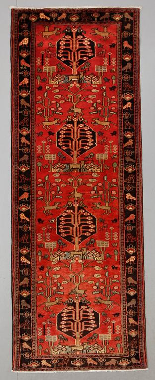 MATTA, Hamadan, ca 295 x 104 cm.