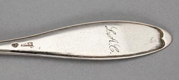 TESKEDAR, 12 st, silver, 1700-1800-tal. Bl a D. Schwart, Karlskrona, 1803. Tot vikt 170 gram.