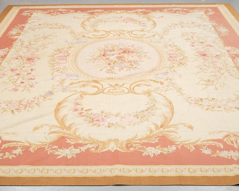 A CARPET, old, possibly Aubusson, tapestry weave, ca 490,5 x 332 cm.