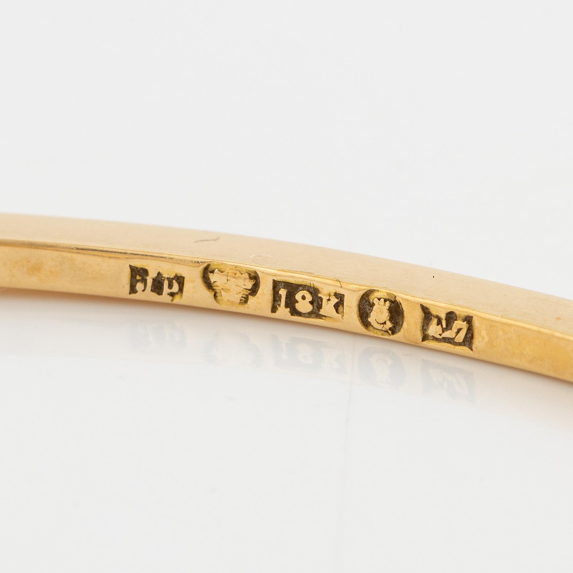 Bracelet in 18K gold with a half-pearl and rose-cut diamonds.