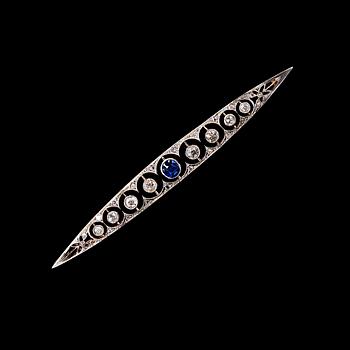 A BROOCH, old cut diamonds c. 1.10 ct, blue sapphire.