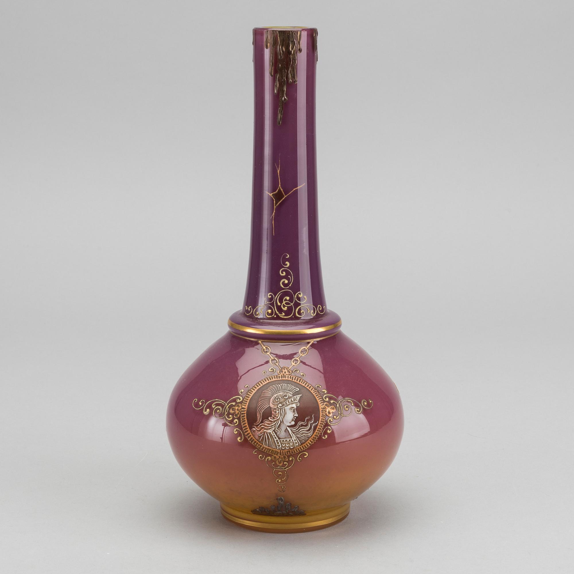 LOETZ, vase Art Nouveau late 19th century glass.