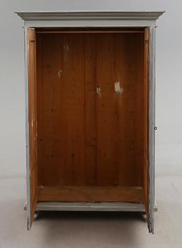 KLÄDSKÅP, 1800-talets andra hälft.