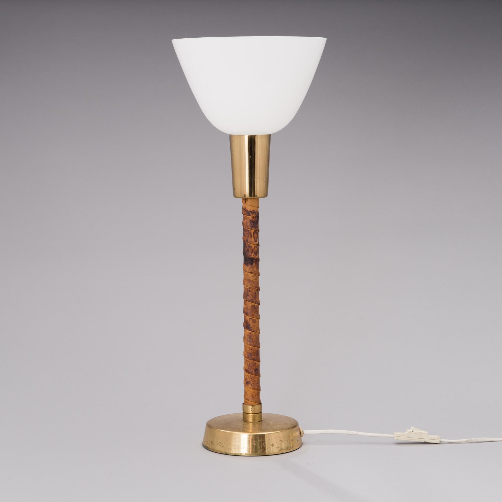 LISA JOHANSSON-PAPE, BORDSLAMPA, "Senator", Orno. Modellen formgiven 1947.