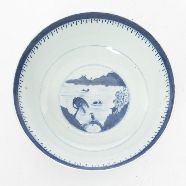 A blue and white porcelain bowl, China, Jiaqing (1796-1820).