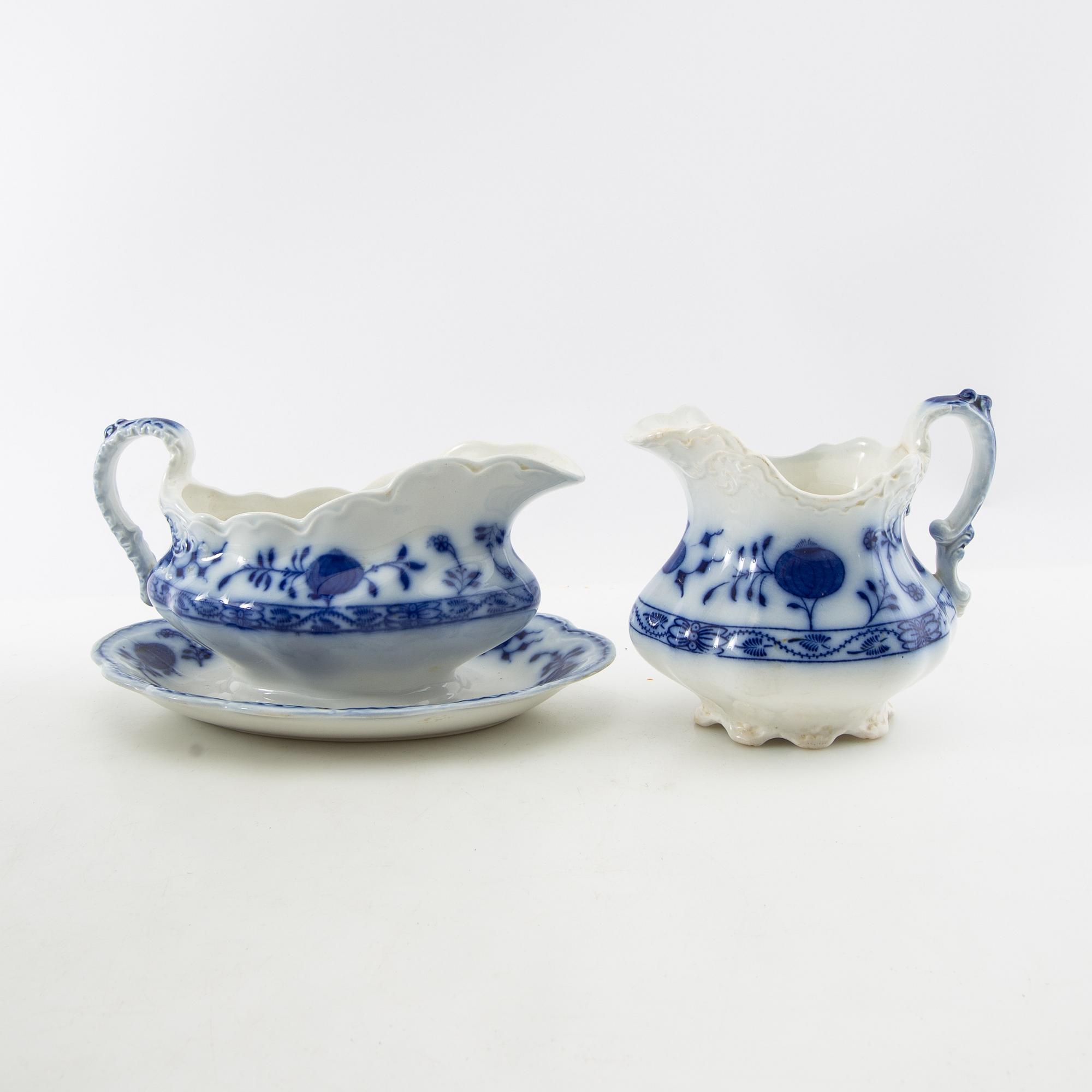 Dinner service, 97 pieces, Johnson Bros, "Holland", England, early 20th century.