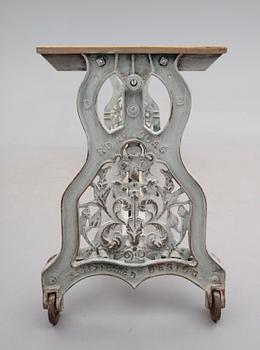 BORD, 1900-talets första hälft.