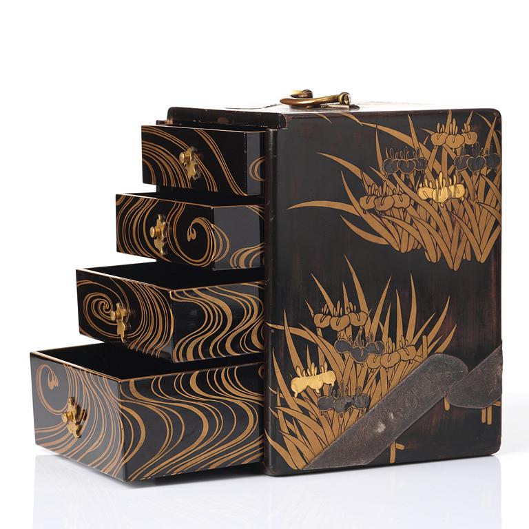 A Japanese lacquered box with four drawers, Meiji period (1868-1912).