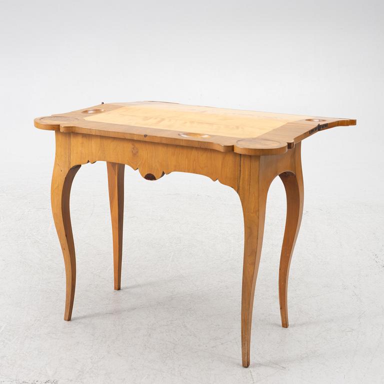 Game table, 19th century.