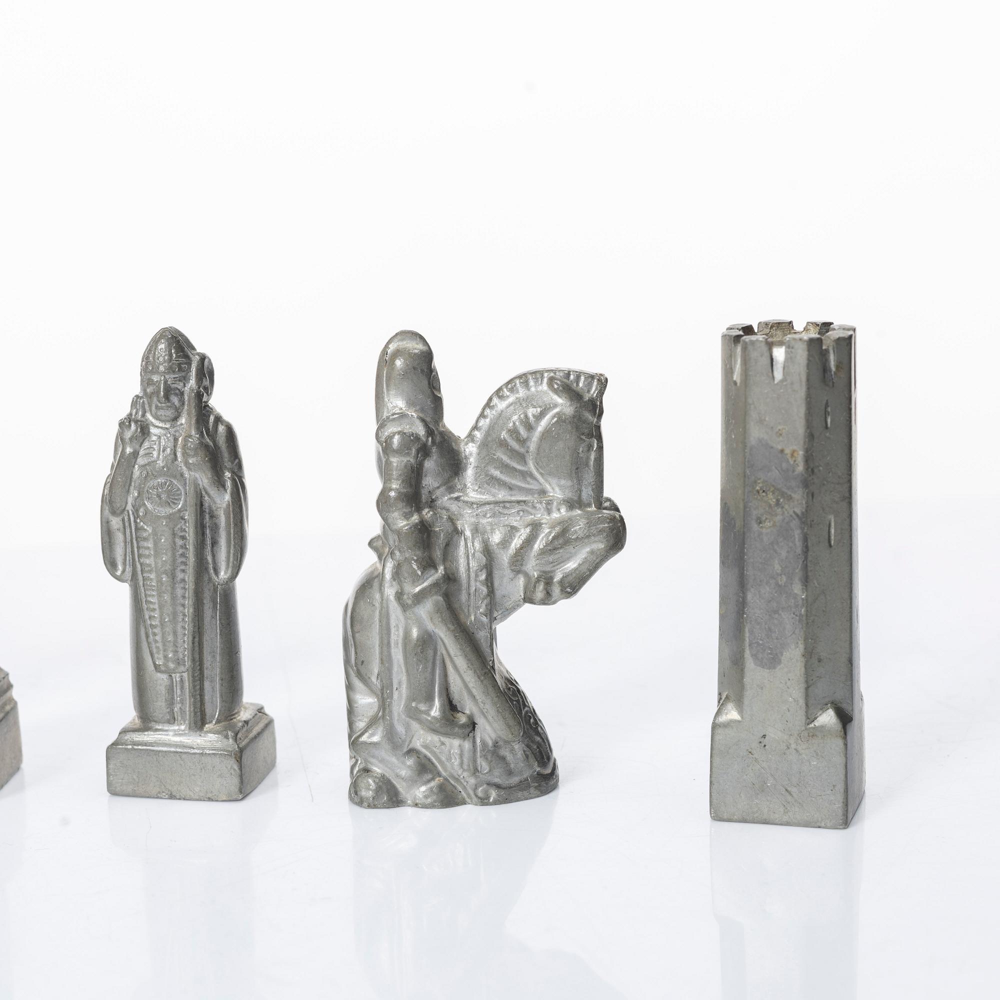 Tore Strindberg, Chess pieces, 32 pcs, Herman Bergmans Gjuteri, Stockholm.
