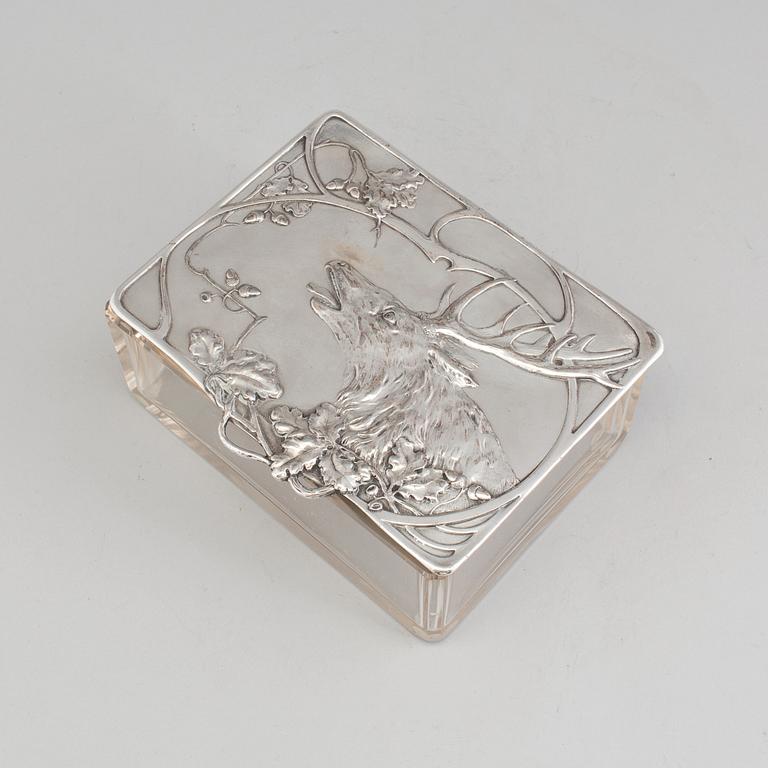 A silver plate Art Nouveau box, early 20th Century.