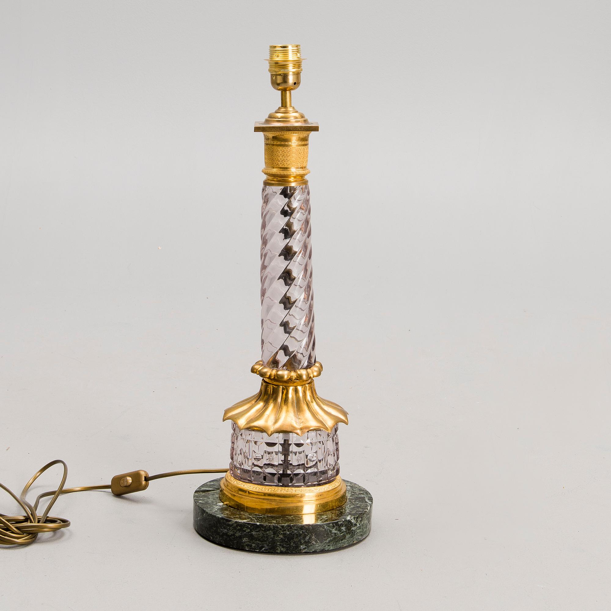 VENÄLÄINEN PÖYTÄVALAISIN, Empire, 1800-luvun ensimmäinen puoli.