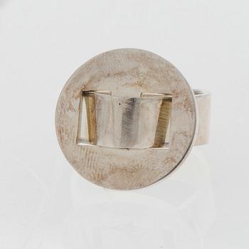 RING, silver. Pekka Piekäinen, Auran Kultaseppä, Åbo 1973.