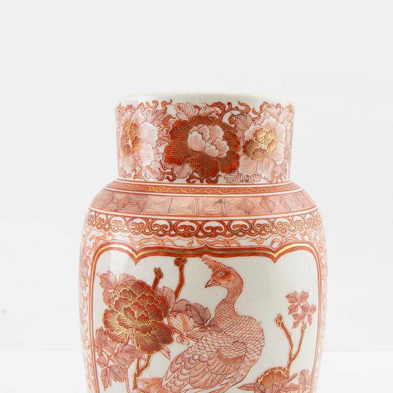 Vases, a pair, Japan, first half of the 20th century.