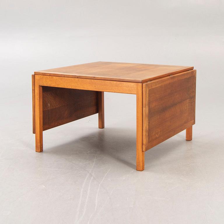 A Børge Mogensen teak coffee table model 5362, alter part of the 20th century.