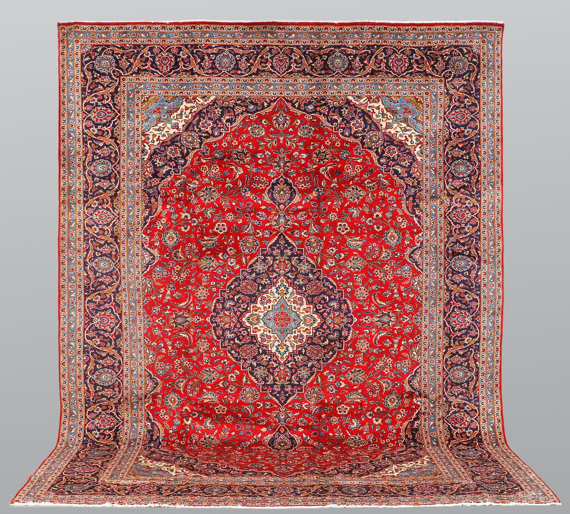 A carpet, Kashan, ca 401 x 302 cm.