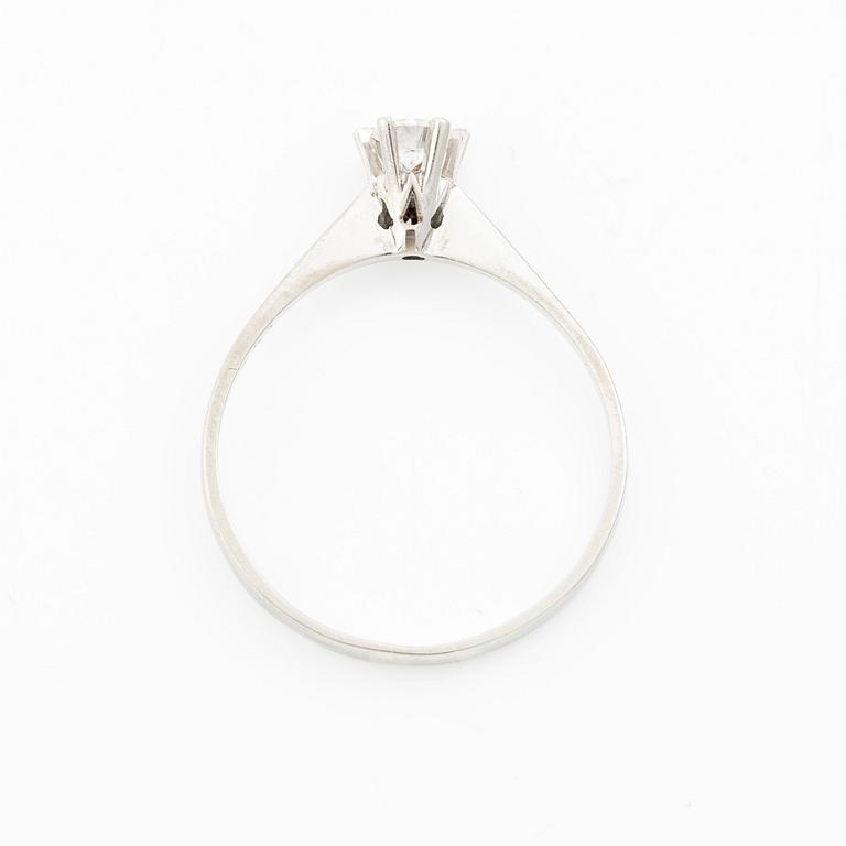 Ring, solitaire ring, 18K white gold with brilliant-cut diamond.