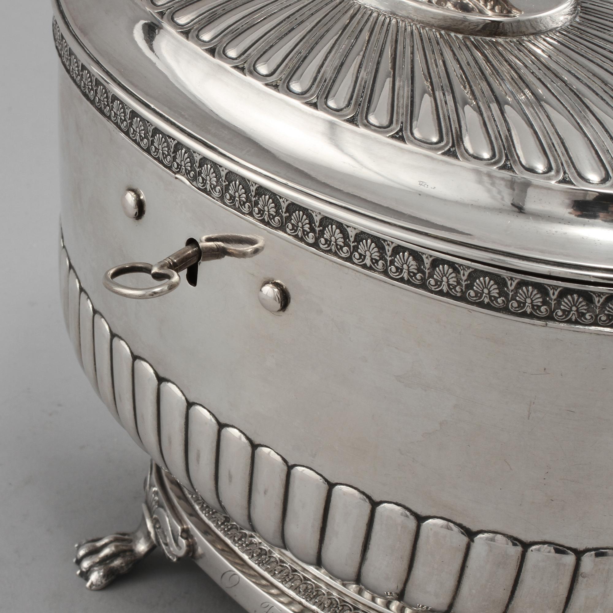 SOCKERSKRIN, silver, empire, Anders Lundqvist, Stockholm 1832. Vikt 828 g.