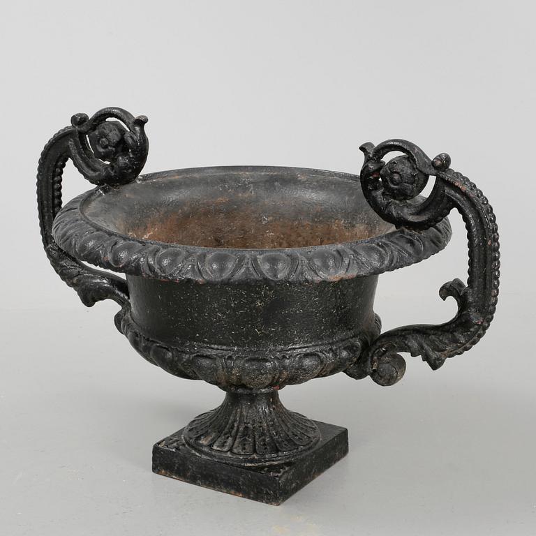 TRÄDGÅRDSURNA, gjutjärn, 1800-tal.