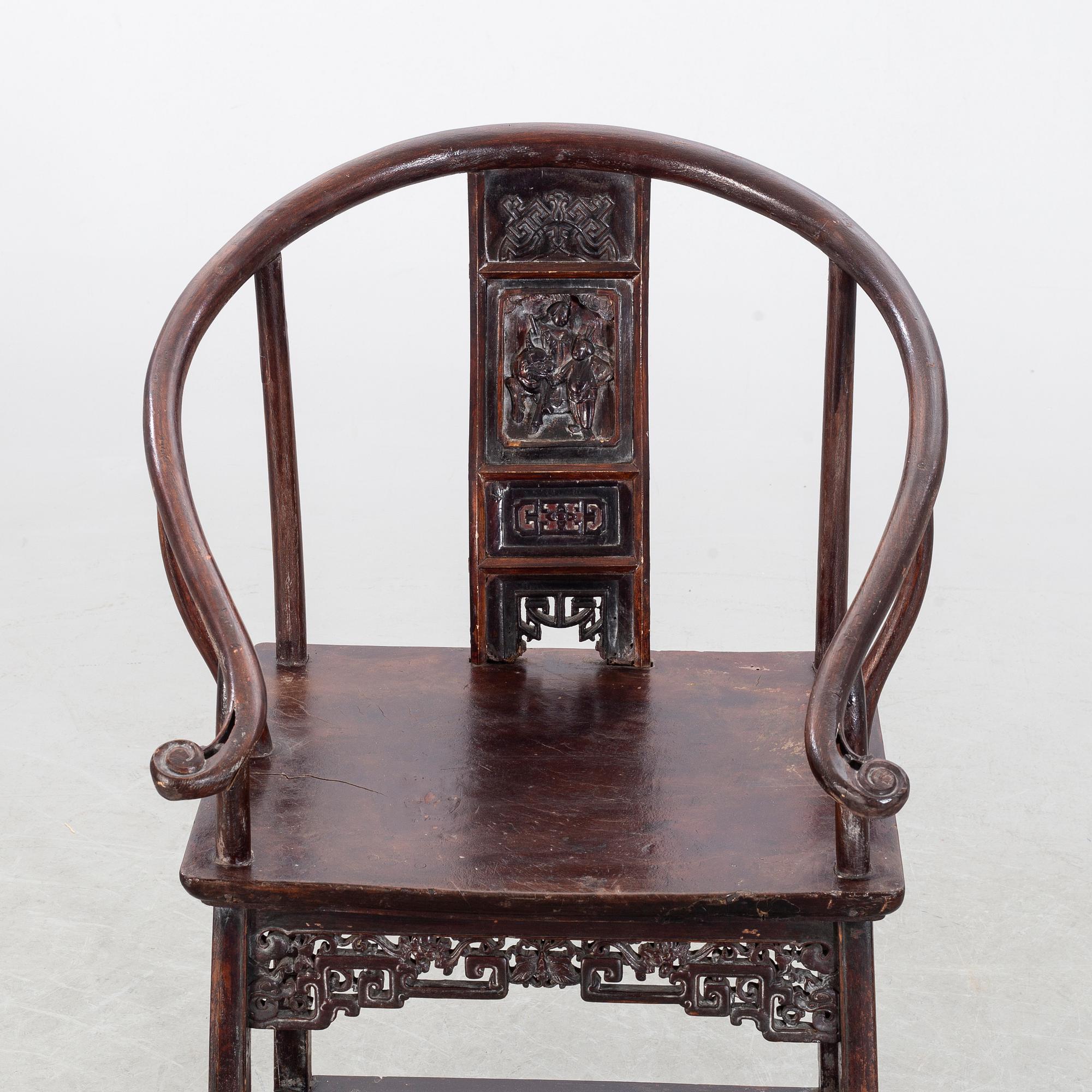 A Chinese wooden chair last aprt of the 19th century.