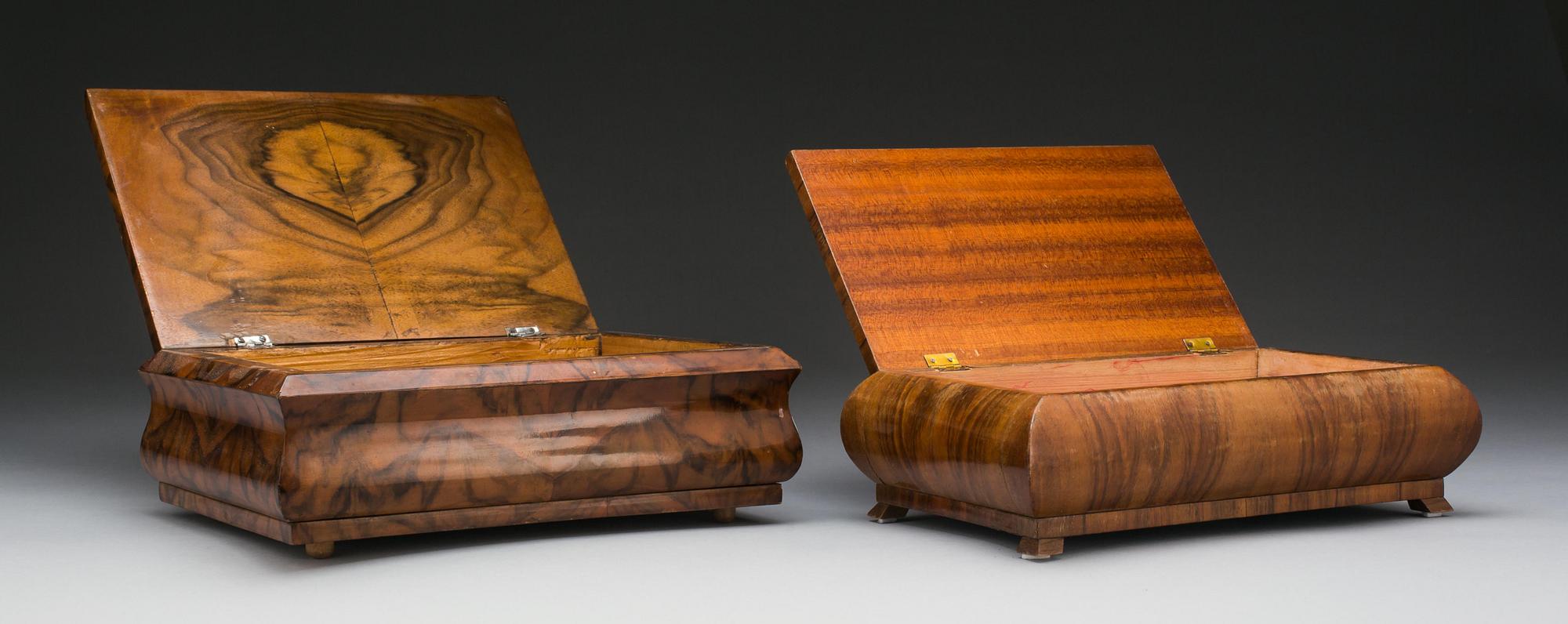 TRÄASKAR, 2 st, art deco-stil, 1900-talets första hälft.