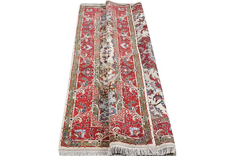 A rig, Tabriz, part silk, 50 raj, c. 204 x 154 cm.
