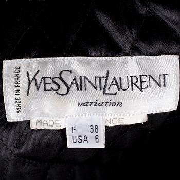 JACKA, Yves Saint Laurent.