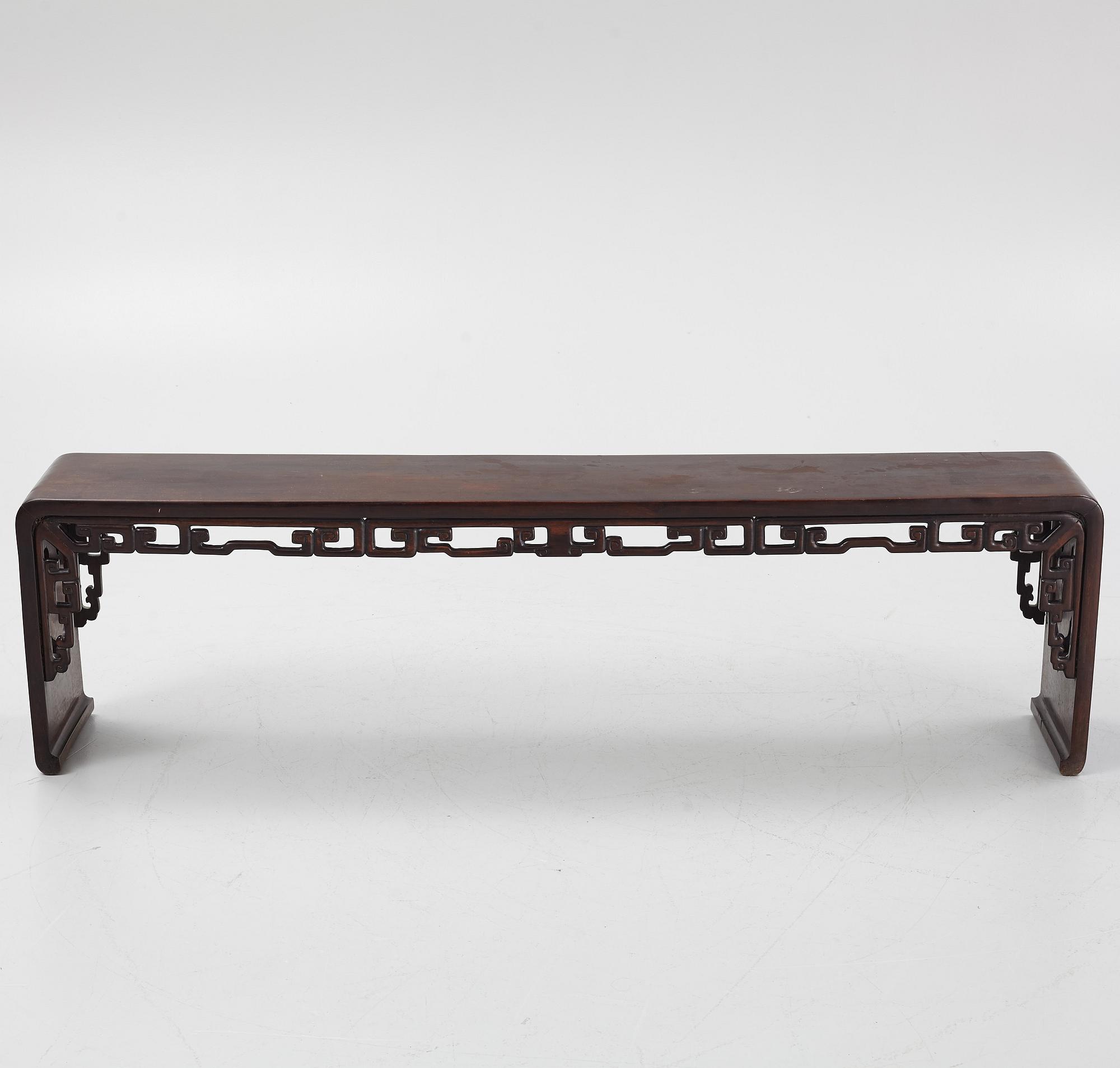 Bänk/low table, hongmu. Qingdynastin, 1800-tal.