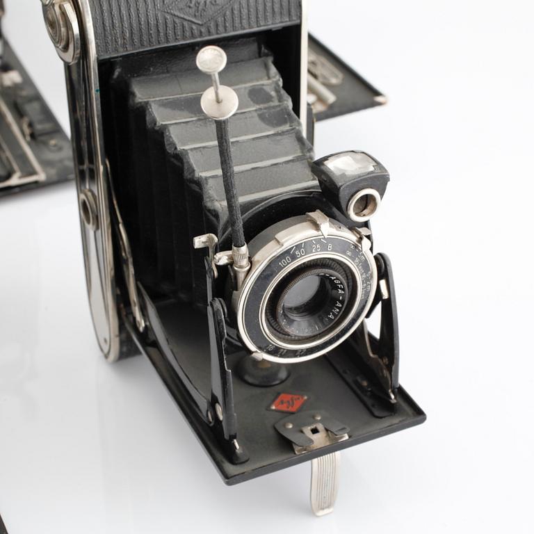 Ten cameras, first half of the 20th century.