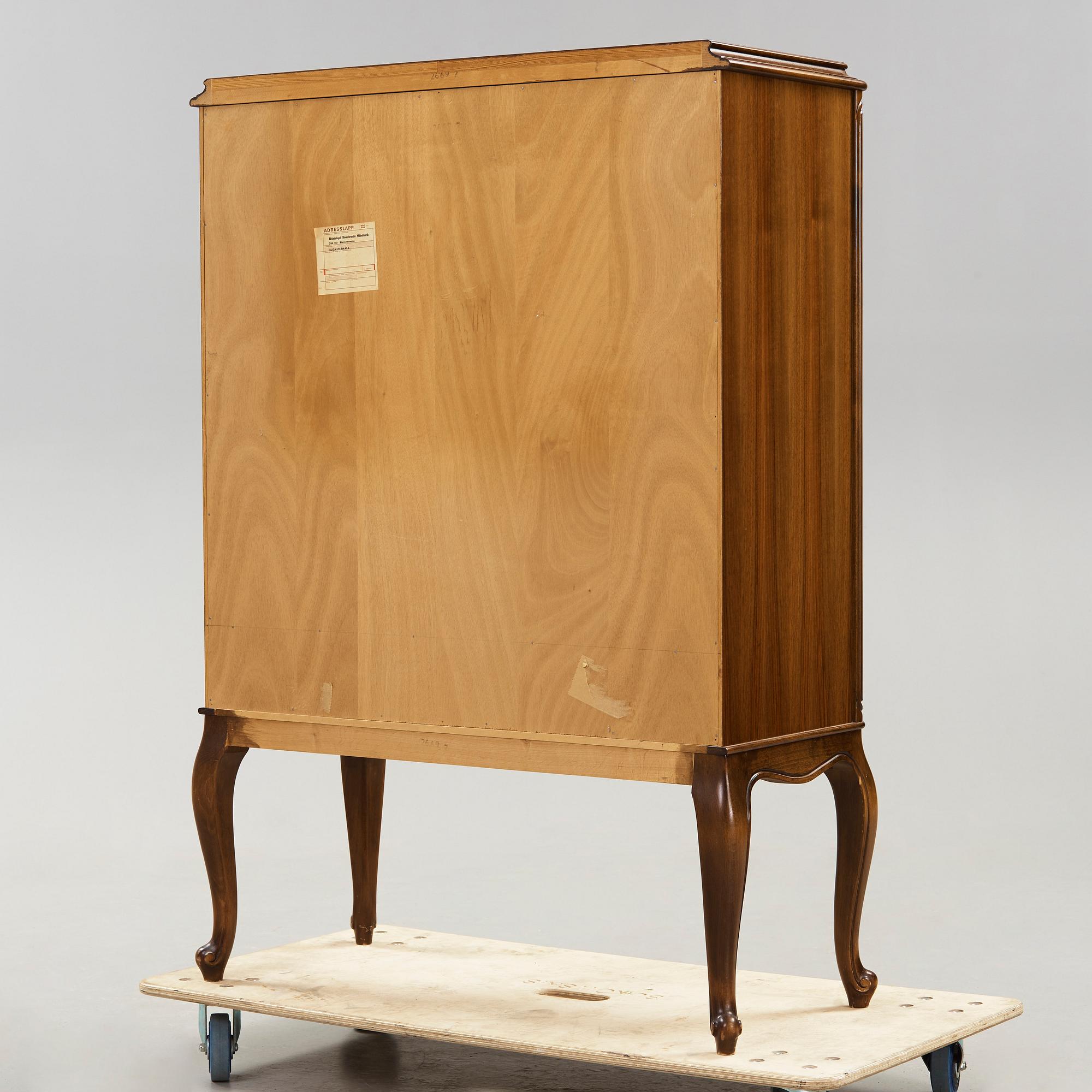 SKÅP, rokokostil, Blomstermåla Möbelfabrik, 1900-talets andra hälft.