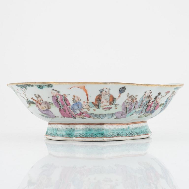 A porcelain bowl, China, Qing dynasty, second half of the 19th century.