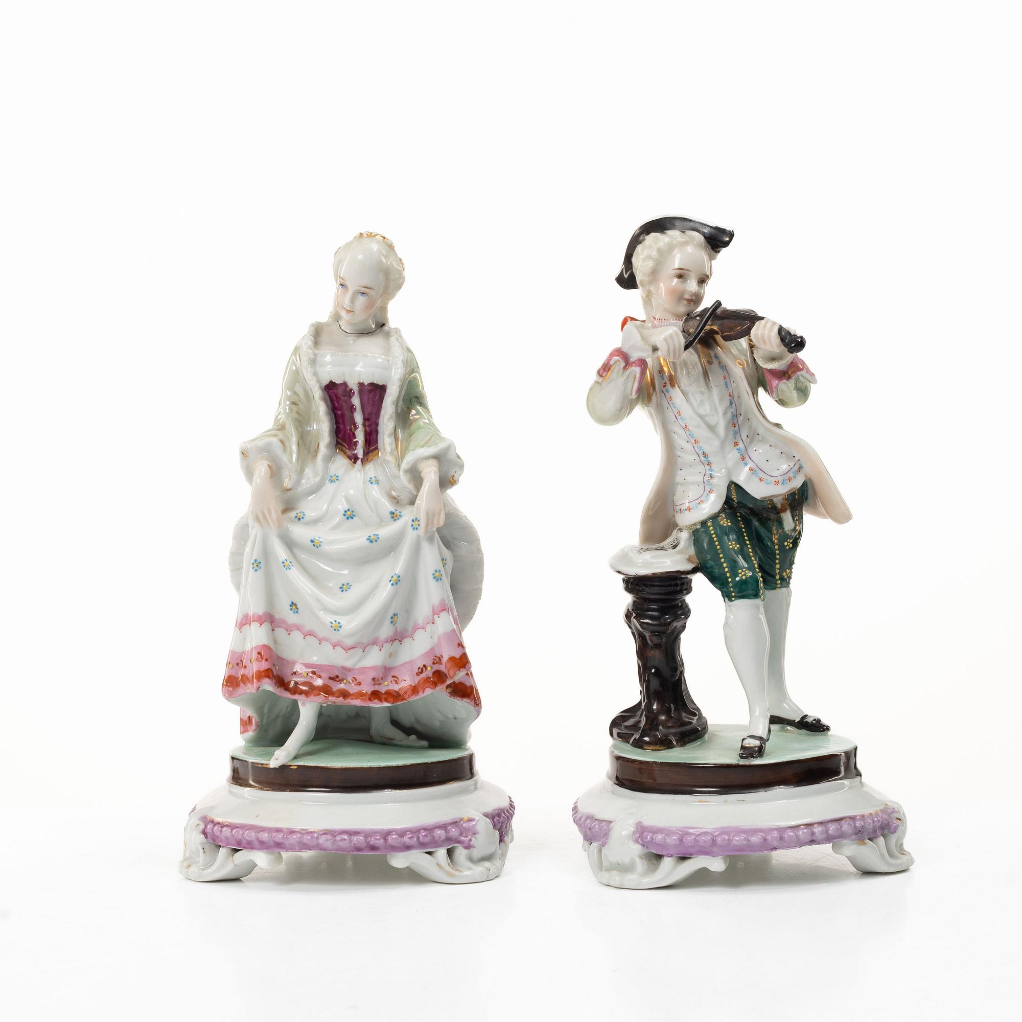 Two porcelain figures, rococostyle, around 1900.