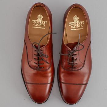 CROCKETT & JONES, a pair of black leather 'Highbury' shoes, size 7 1/2.