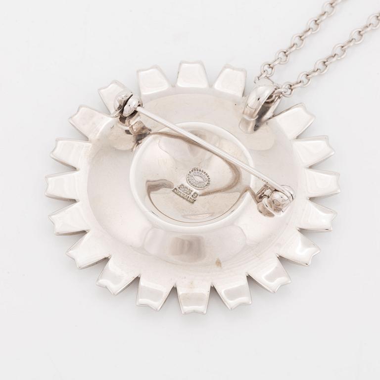Georg Jensen, hänge/brosch, Daisy. Silver och emalj.