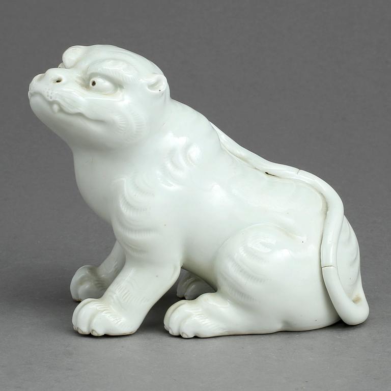 FIGURIN, porslin, blanc de chine, Kina, 1900-tal.