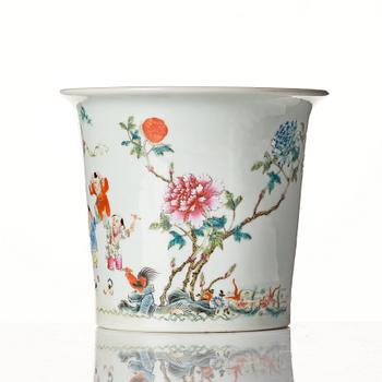 A famille rose flower pot, late Republic, China, 20th Century.