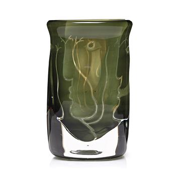 31. Ingeborg Lundin, an "Ariel" glass vase "Faces", Orrefors, Sweden 1971.